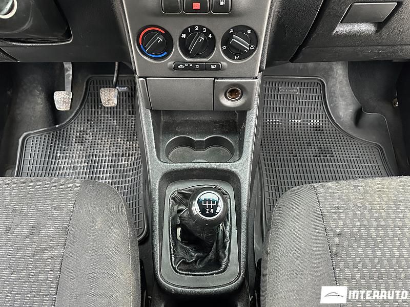 Opel Zafira 10 opel zafira 2005