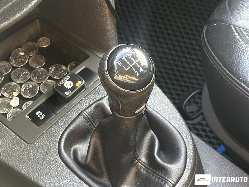 Volkswagen Caddy Maxi 12 volkswagen caddy maxi 2013