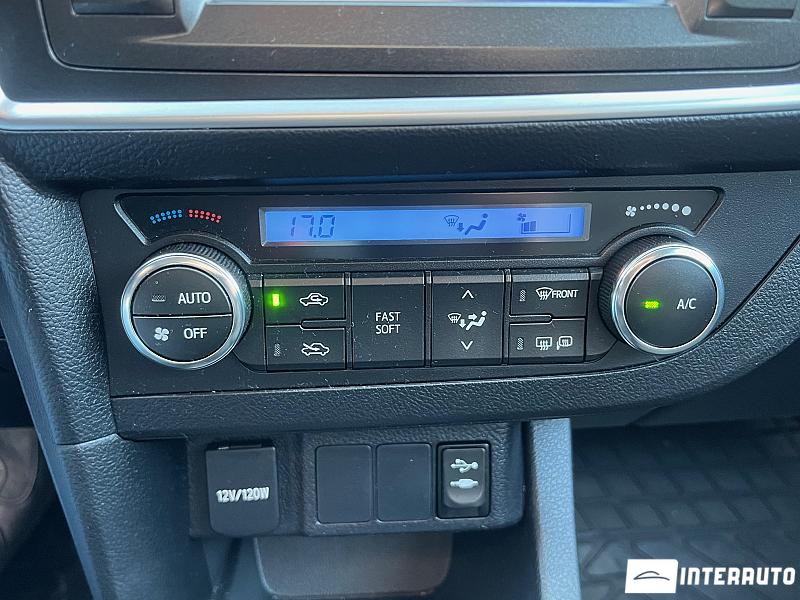 Toyota Auris 11 toyota auris 2015