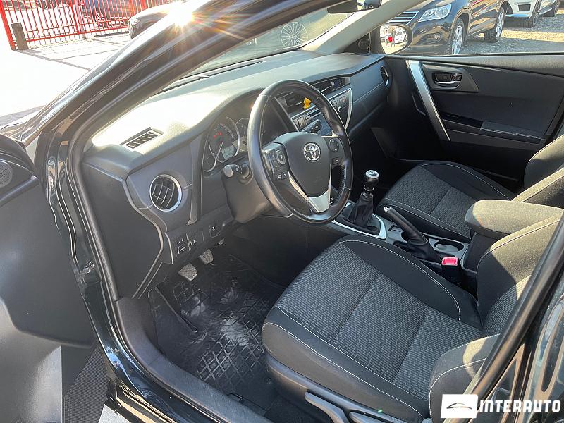 Toyota Auris 5 toyota auris 2015