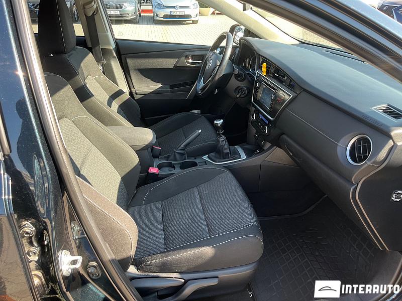 Toyota Auris 13 toyota auris 2015