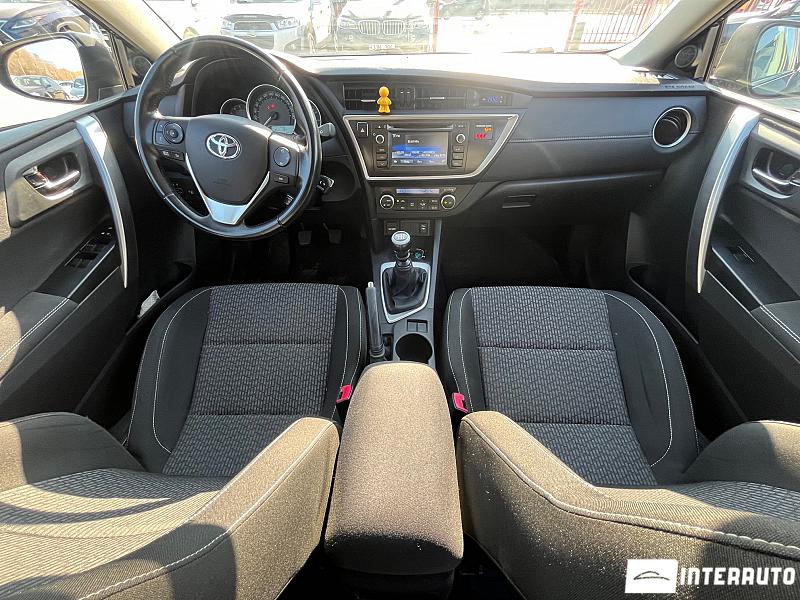 Toyota Auris 8 toyota auris 2015