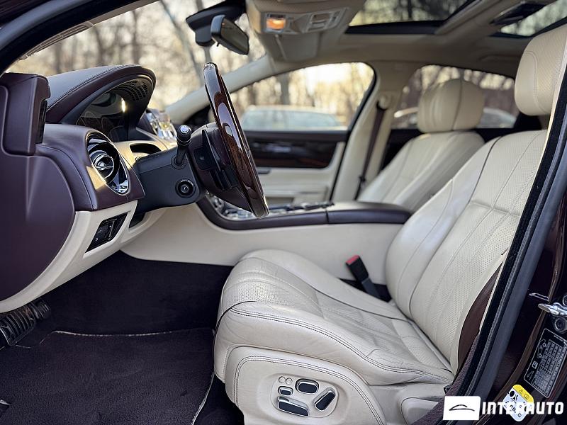 Jaguar XJ 8 jaguar xj 2012