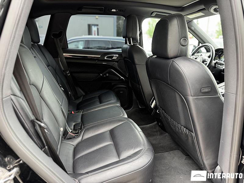 Porsche Cayenne S Hybrid 10 porsche cayenne s hybrid 2016