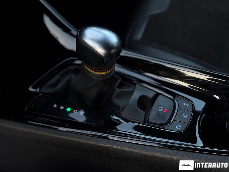 Toyota C-HR 15 toyota c-hr 2019