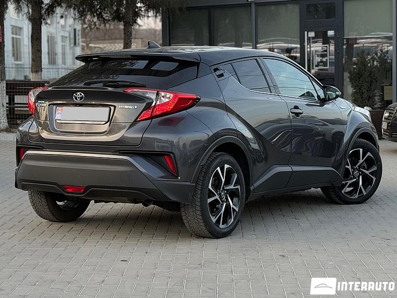 Toyota C-HR 2 toyota c-hr 2019