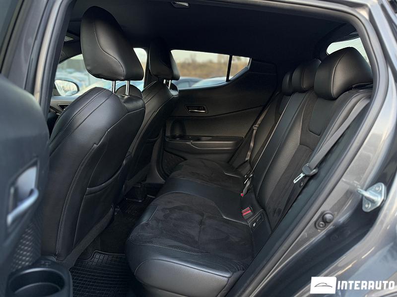 Toyota C-HR 18 toyota c-hr 2019