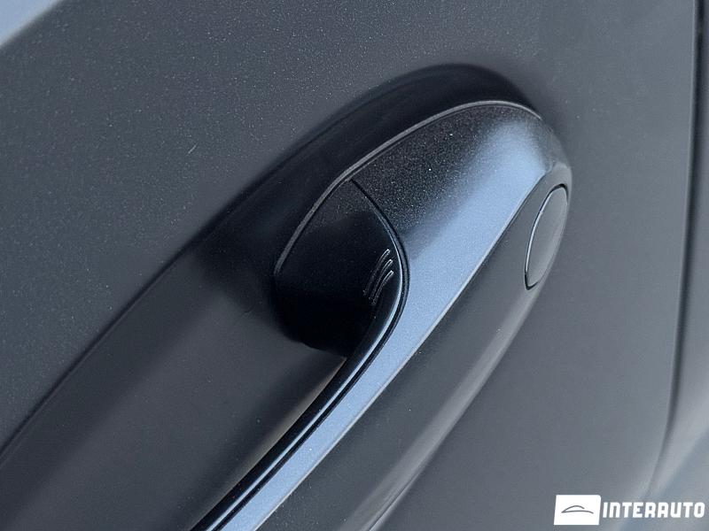 BMW X6 4.0i 8 bmw x6 4.0i 2022