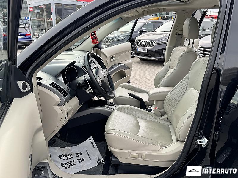 Mitsubishi Outlander XL 5 mitsubishi outlander xl 2007