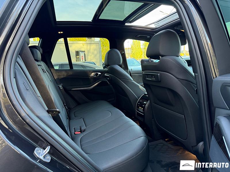 BMW X5 4.0i 21 bmw x5 4.0i 2019