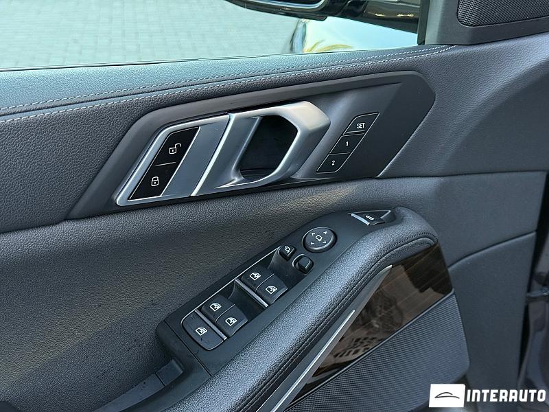 BMW X5 4.0i 9 bmw x5 4.0i 2019