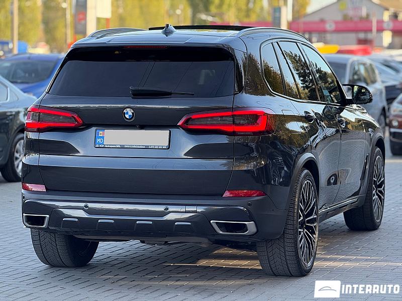 BMW X5 4.0i 2 bmw x5 4.0i 2019