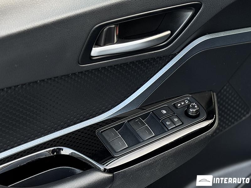 Toyota C-HR 8 toyota c-hr 2020