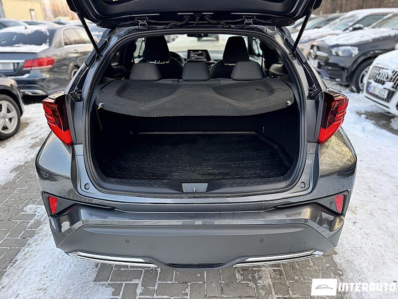 Toyota C-HR 5 toyota c-hr 2020