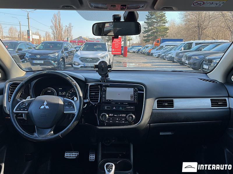 Mitsubishi Outlander 9 mitsubishi outlander 2014