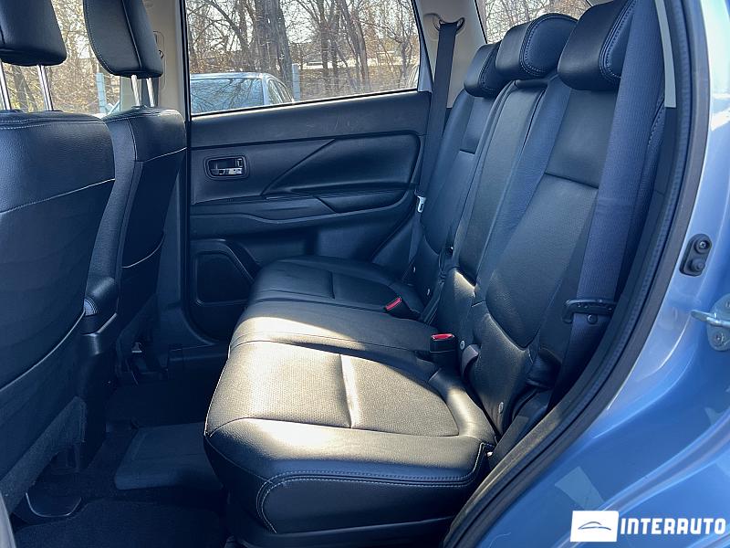 Mitsubishi Outlander 17 mitsubishi outlander 2014