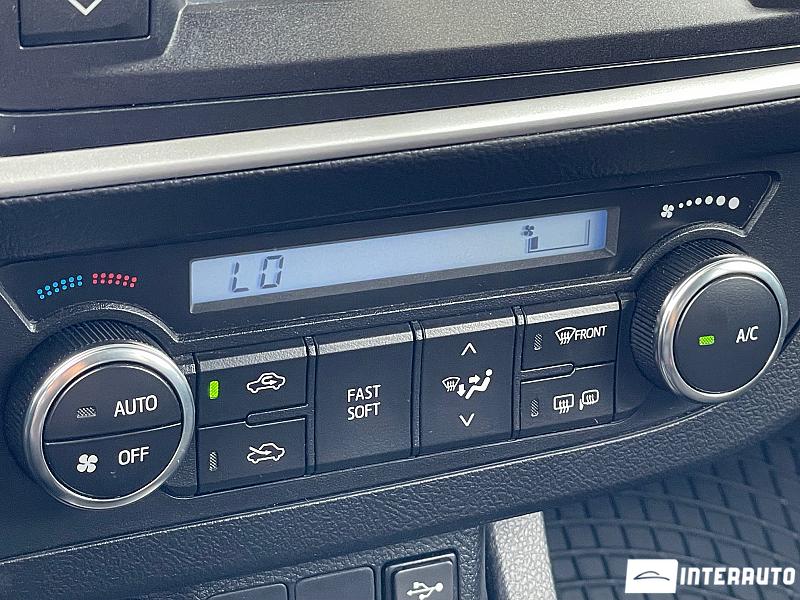 Toyota Auris 12 toyota auris 2014