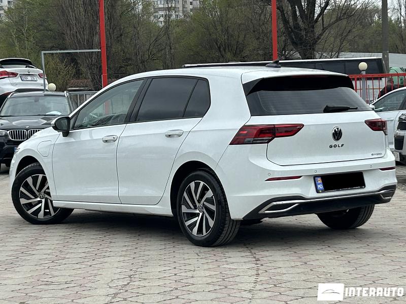 Volkswagen Golf eHybrid 2 volkswagen golf ehybrid 2021