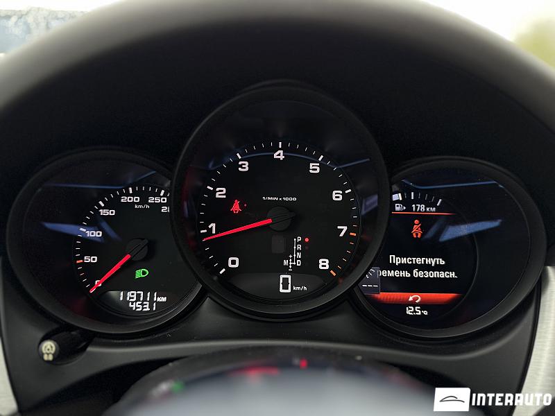 Porsche Macan 13 porsche macan 2019