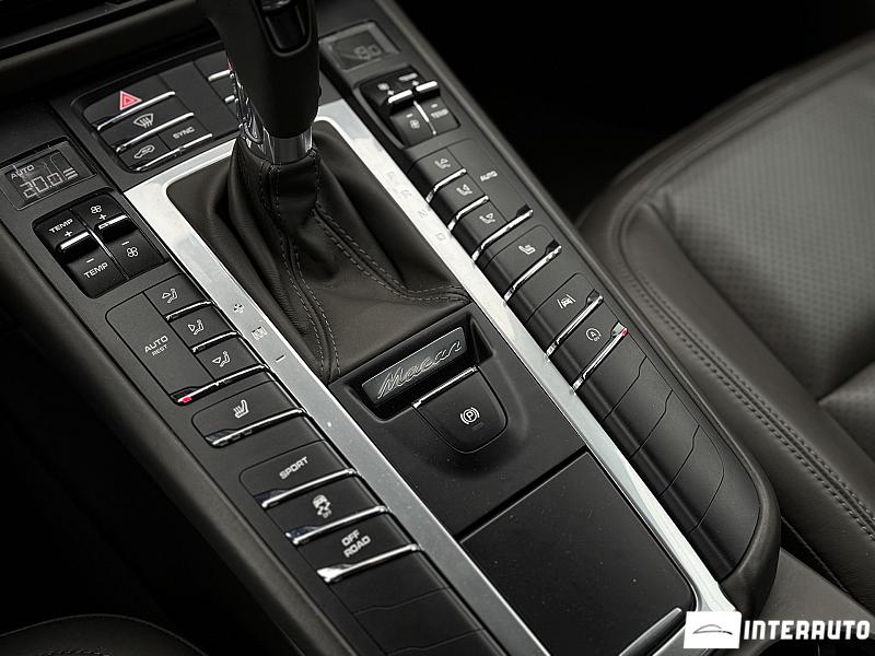 Porsche Macan 17 porsche macan 2019