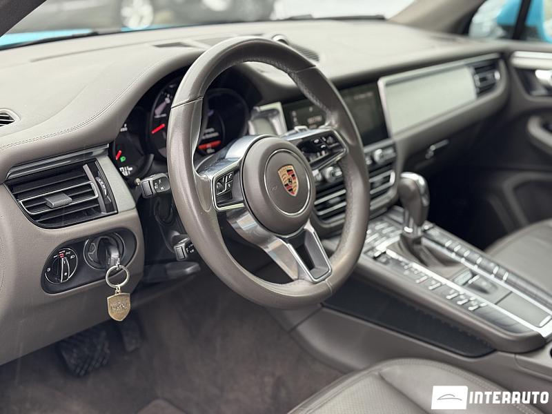 Porsche Macan 10 porsche macan 2019