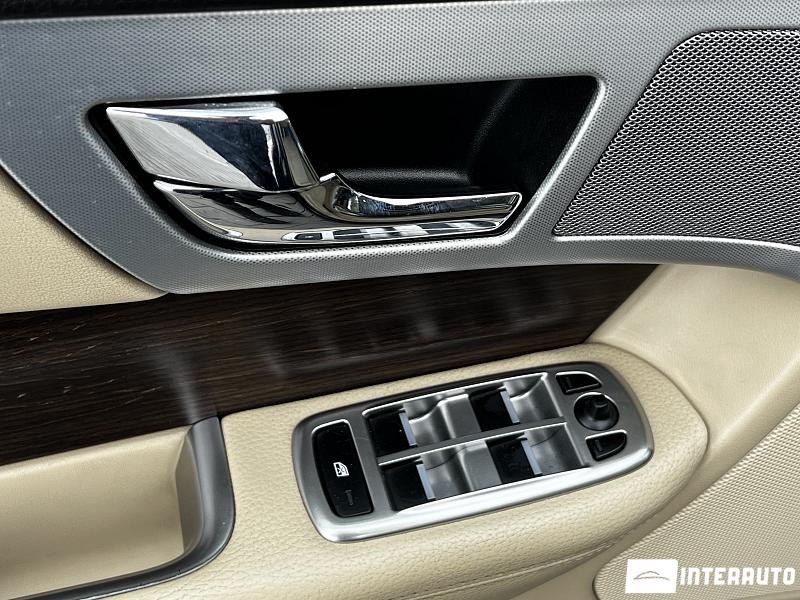 Jaguar XF 16 jaguar xf 2012