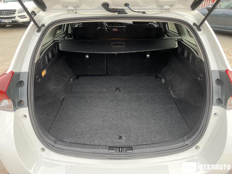 Toyota Auris 17 toyota auris 2018