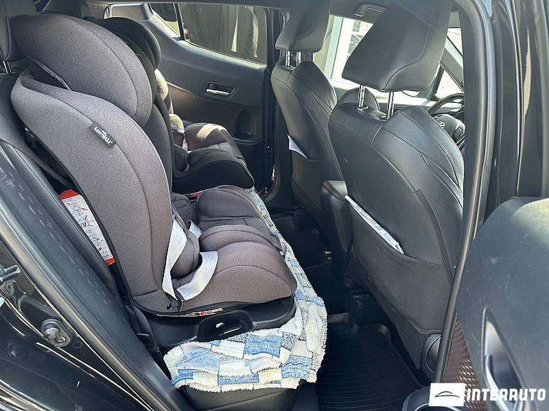 Toyota C-HR 14 toyota c-hr 2017