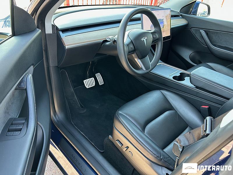 Tesla Model Y 5 tesla model y 2022