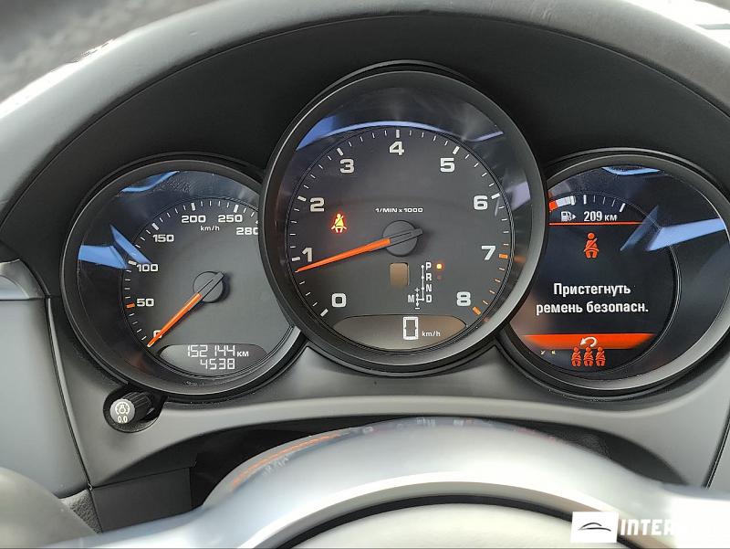 Porsche Macan 11 porsche macan 2019