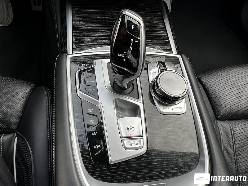 BMW 745e 17 bmw 745e 2019