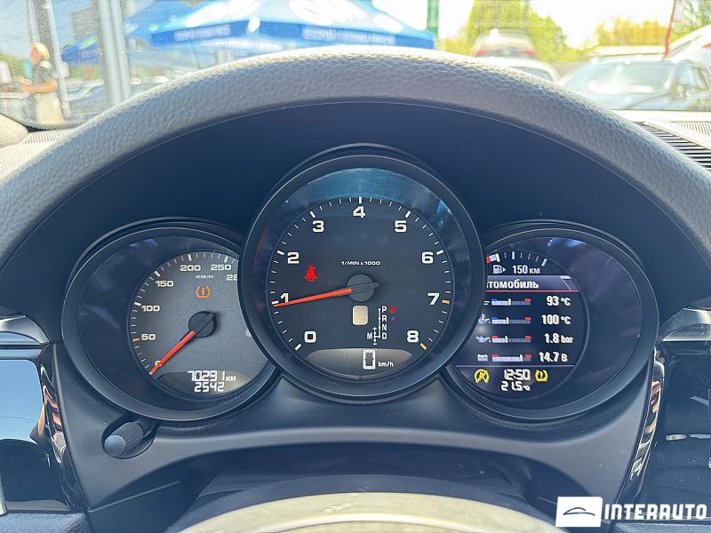 Porsche Macan 14 porsche macan 2018