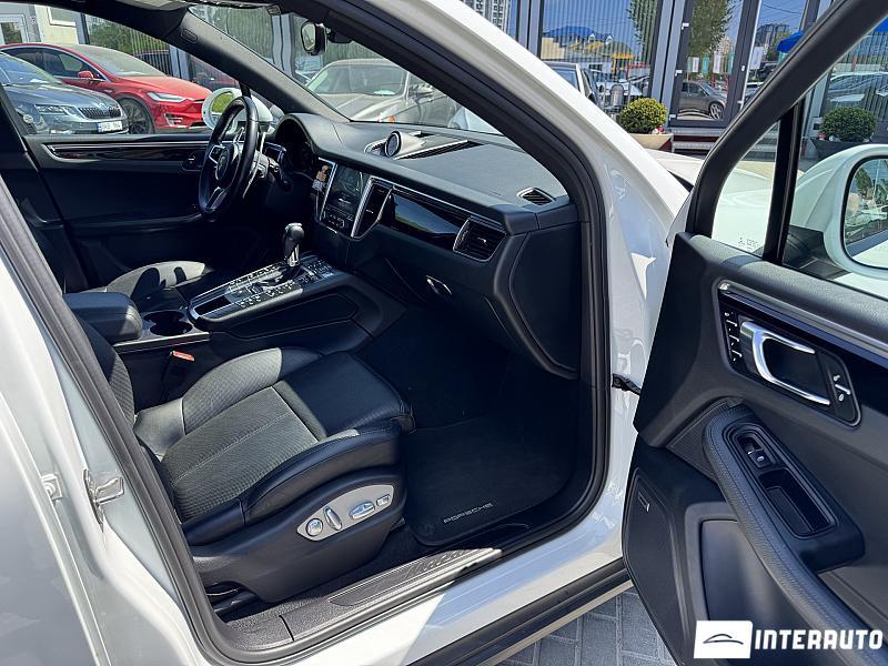 Porsche Macan 18 porsche macan 2018