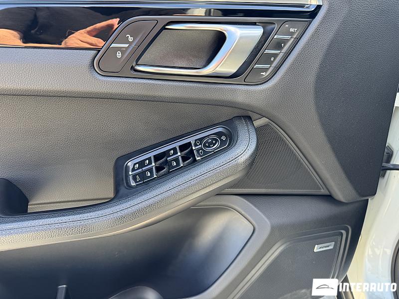 Porsche Macan 8 porsche macan 2018