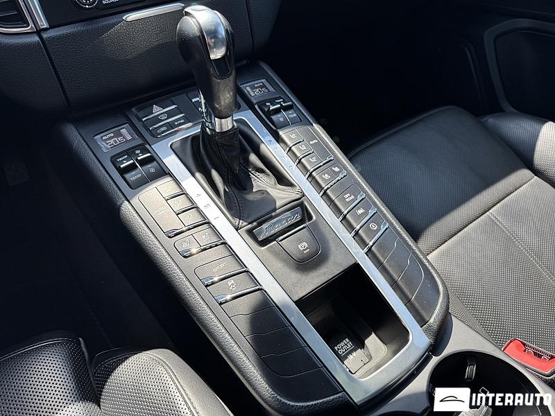 Porsche Macan 16 porsche macan 2018