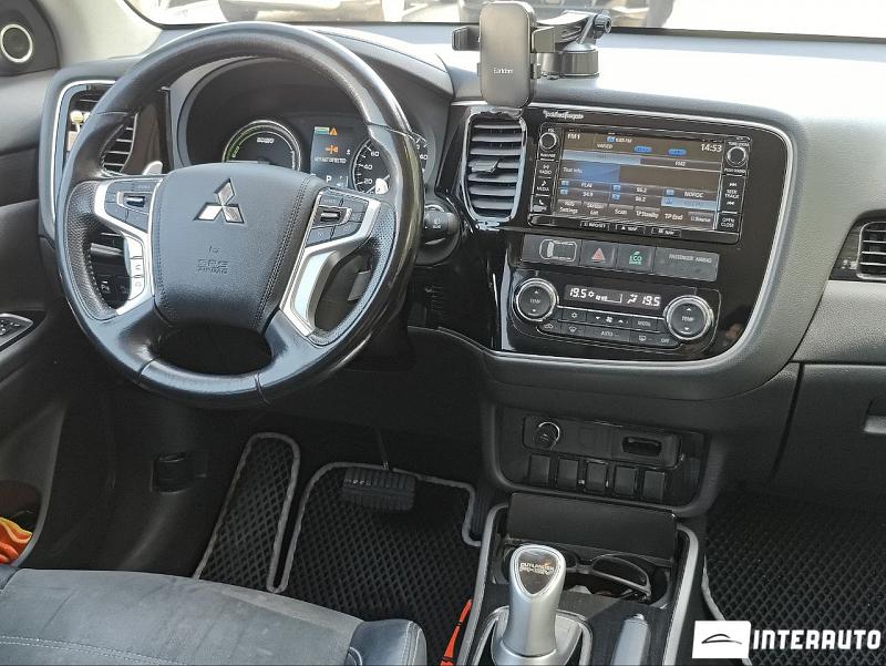 Mitsubishi Outlander 10 mitsubishi outlander 2015