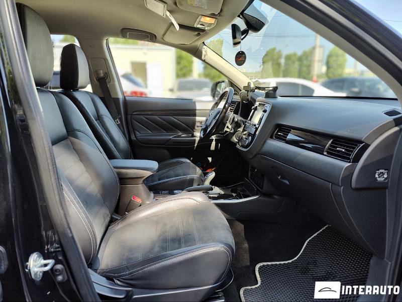 Mitsubishi Outlander 7 mitsubishi outlander 2015