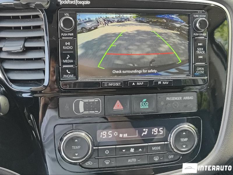 Mitsubishi Outlander 12 mitsubishi outlander 2015