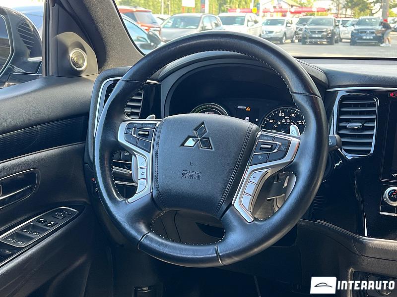 Mitsubishi Outlander 9 mitsubishi outlander 2019