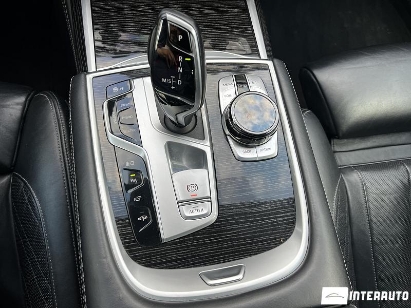 BMW 745e 17 bmw 745e 2020