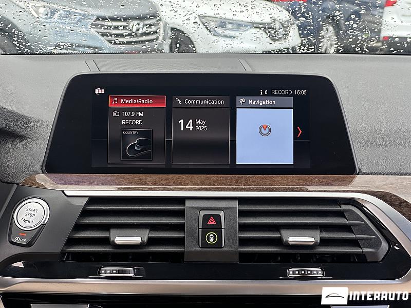 BMW X3 3.0i 9 bmw x3 3.0i 2021