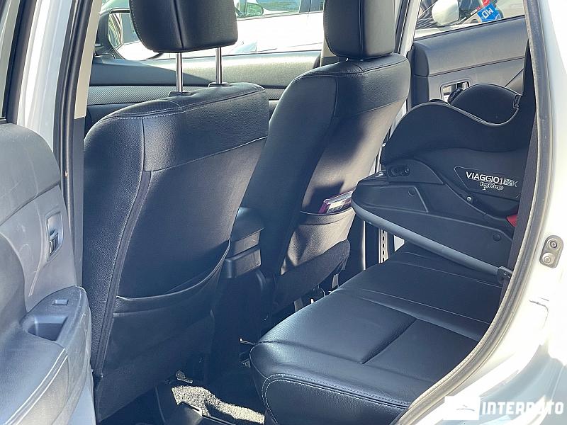 Mitsubishi Outlander 12 mitsubishi outlander 2013