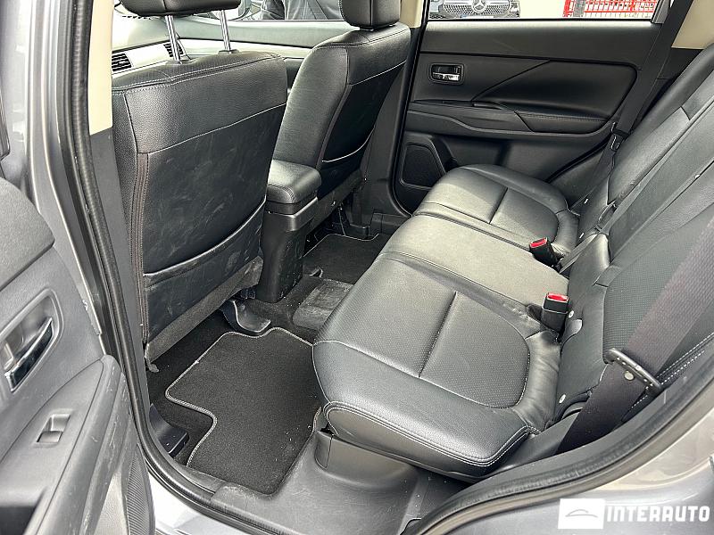 Mitsubishi Outlander 18 mitsubishi outlander 2015