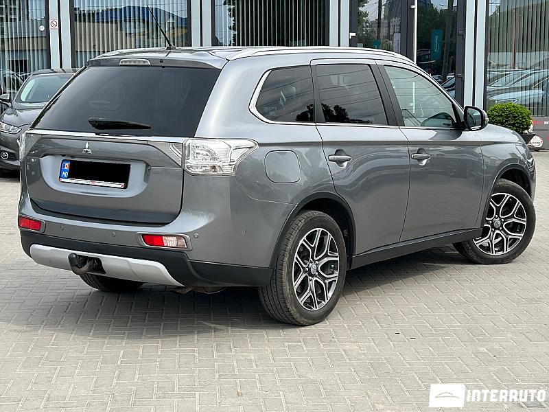 Mitsubishi Outlander 3 mitsubishi outlander 2015