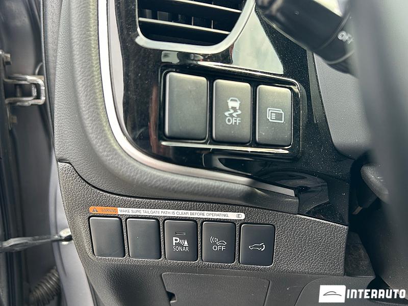 Mitsubishi Outlander 7 mitsubishi outlander 2015