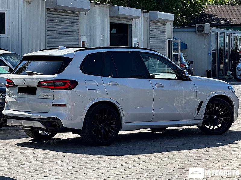 BMW X5 4.0i 3 bmw x5 4.0i 2020