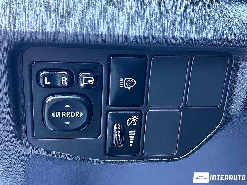 Toyota Prius 6 toyota prius 2013