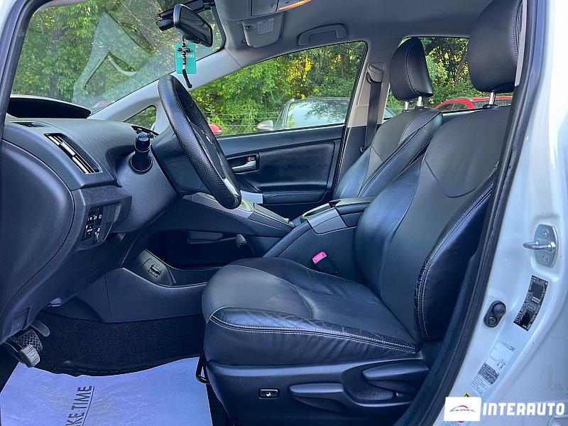 Toyota Prius 7 toyota prius 2013