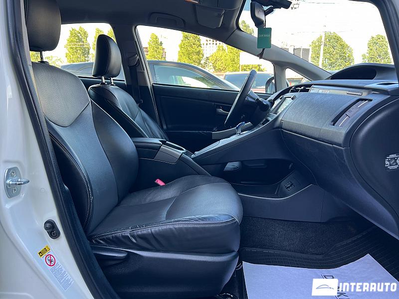 Toyota Prius 16 toyota prius 2013