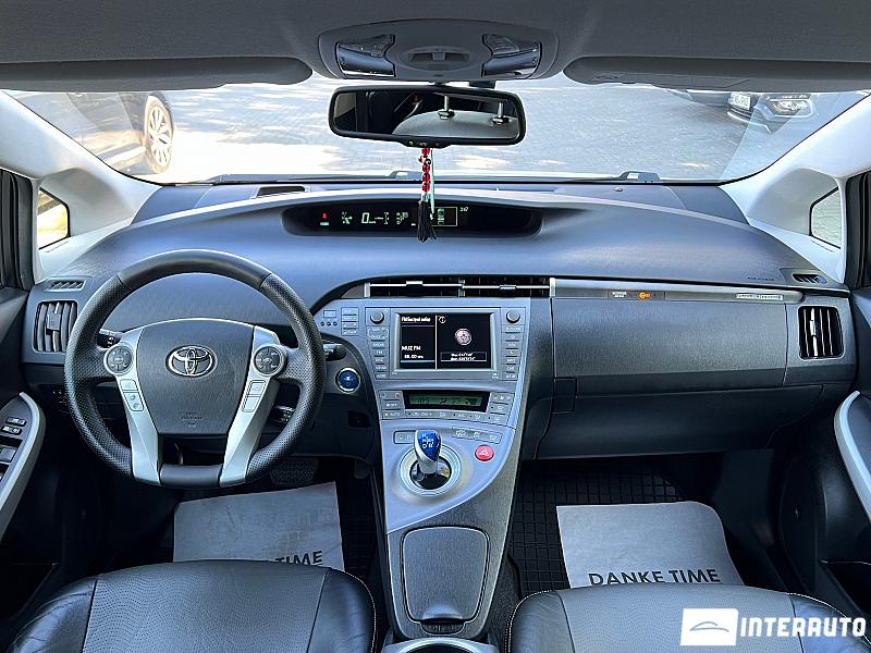 Toyota Prius 8 toyota prius 2013